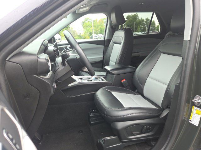 Certified 2024 Ford Explorer XLT w/ Equipment Group 202A AWD/4WD image 27