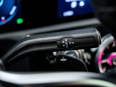 Used 2023 Mercedes-Benz CLA 250 4MATIC image 22