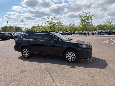 Used 2024 Subaru Outback Premium AWD/4WD image 13