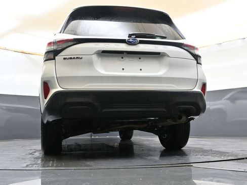 Certified 2025 Subaru Forester Premium AWD/4WD image 33