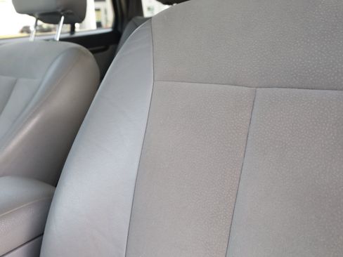 Used 2011 Hyundai Santa Fe SE image 20