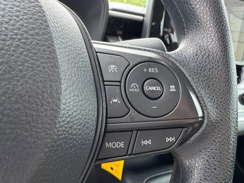 Used 2025 Toyota Corolla LE image 17