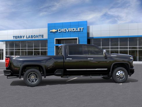 New 2026 Chevrolet Silverado 3500 High Country w/ High Country Premium Package image 7