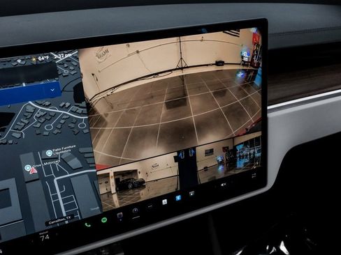 Used 2023 Tesla Model X image 27