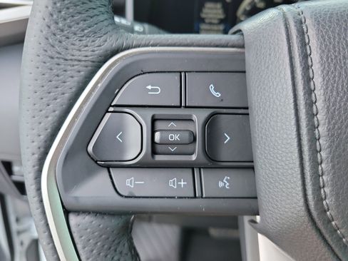 Used 2025 Toyota Tundra Limited AWD/4WD image 21