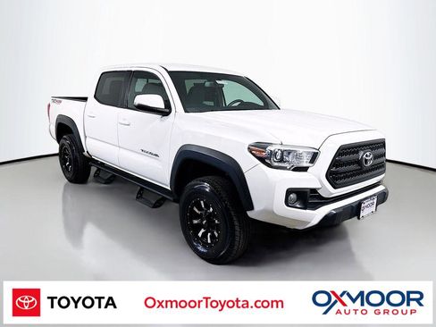 Used 2017 Toyota Tacoma TRD Off-Road w/ Tow Package (A/T) image 1