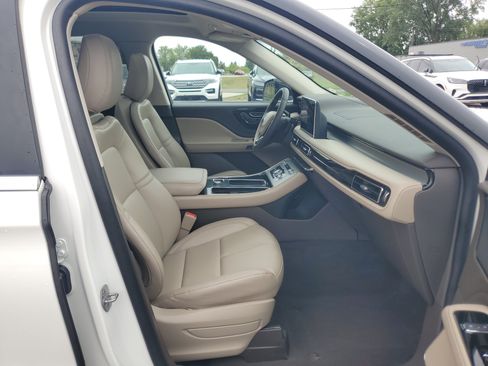 Certified 2024 Lincoln Aviator AWD w/ Premium Package image 9