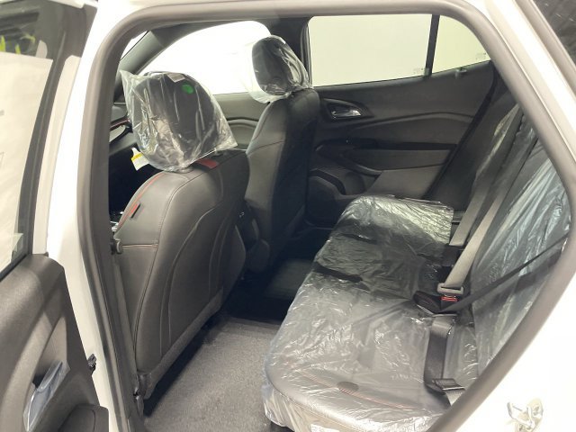 Used 2024 Chevrolet Trax RS w/ Sunroof Package FWD image 21
