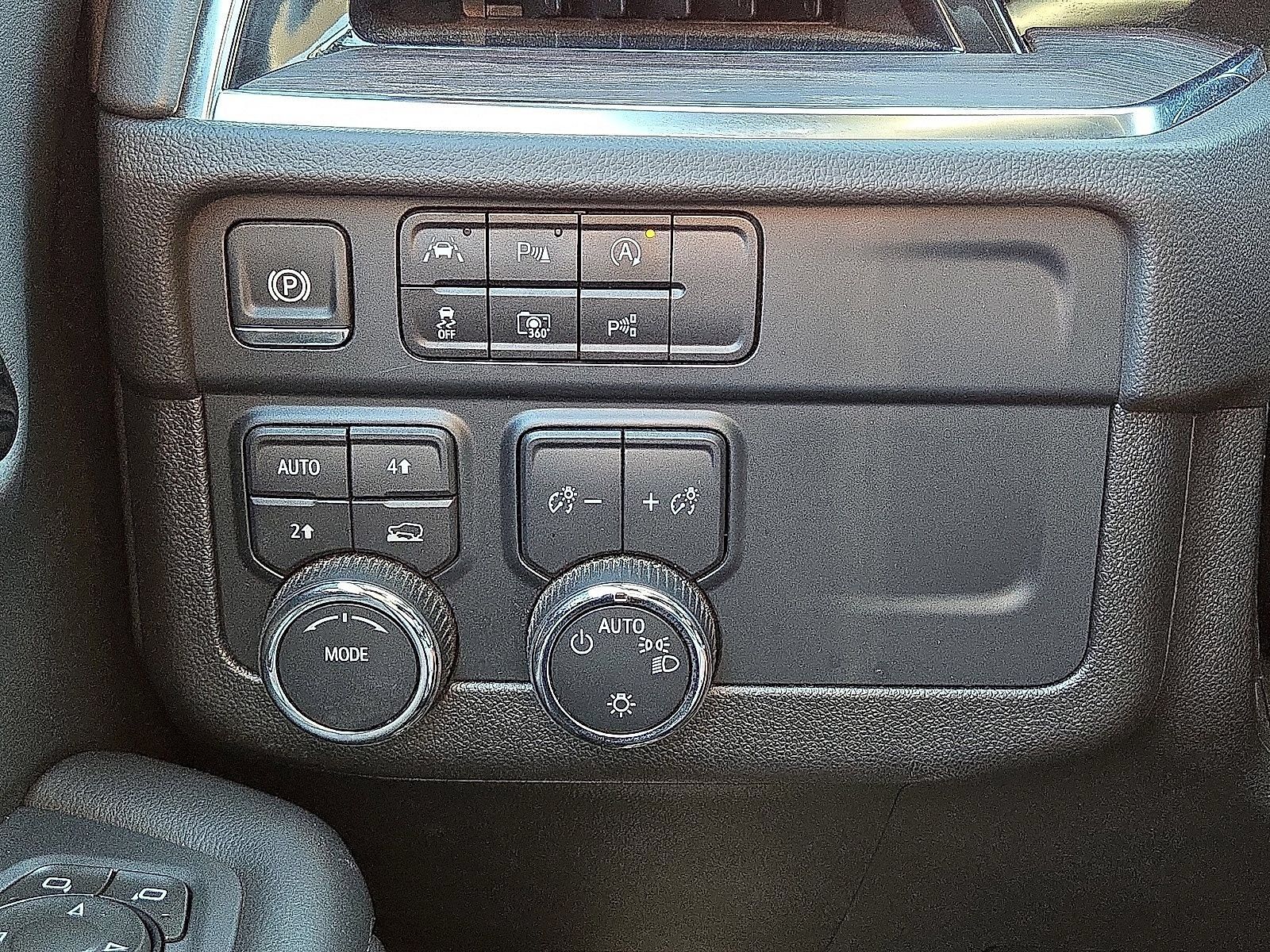 Used 2025 Chevrolet Tahoe LT AWD/4WD image 26