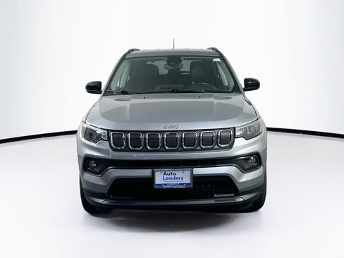 Used 2022 Jeep Compass Latitude w/ Convenience Group AWD/4WD image 2