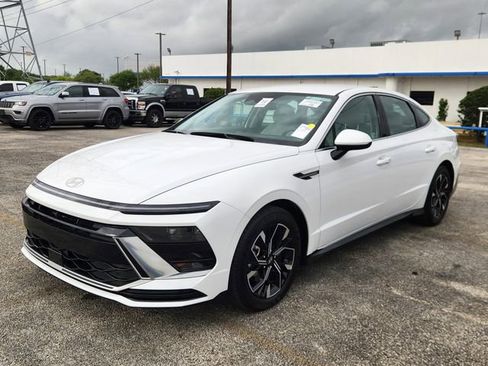 Used 2025 Hyundai Sonata SEL image 3