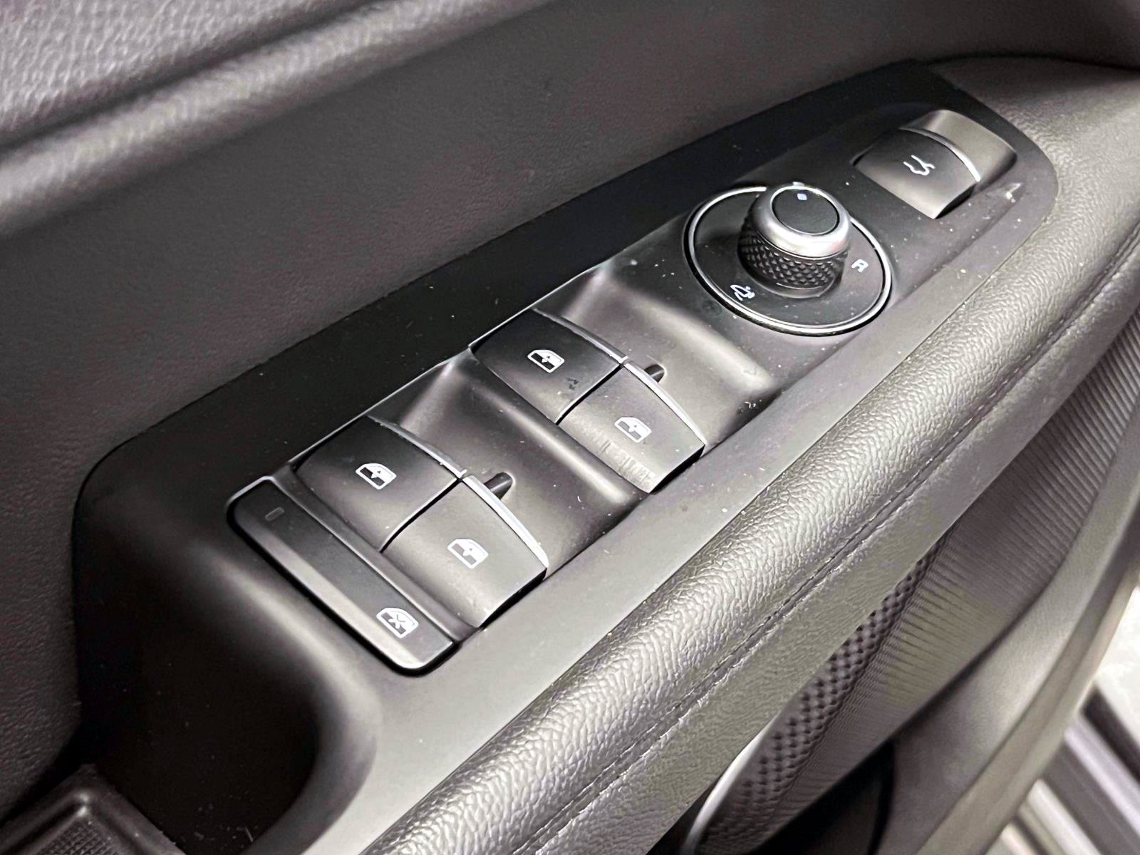 Used 2023 Alfa Romeo Stelvio Veloce AWD/4WD image 15