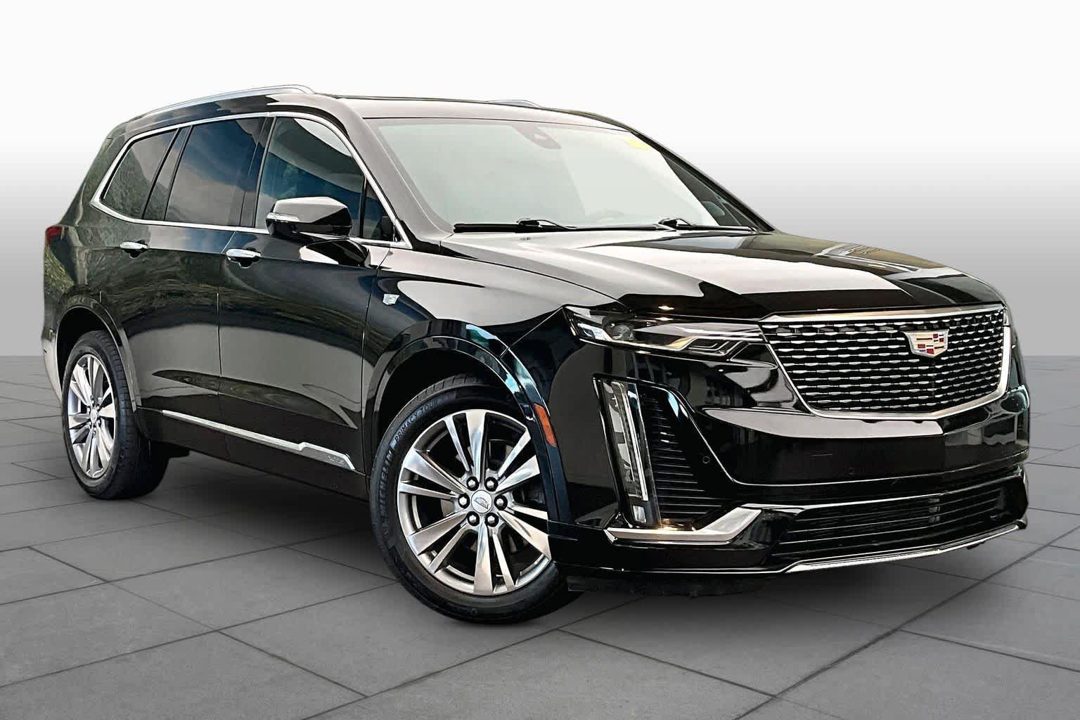 Used 2024 Cadillac XT6 Premium Luxury FWD image 3