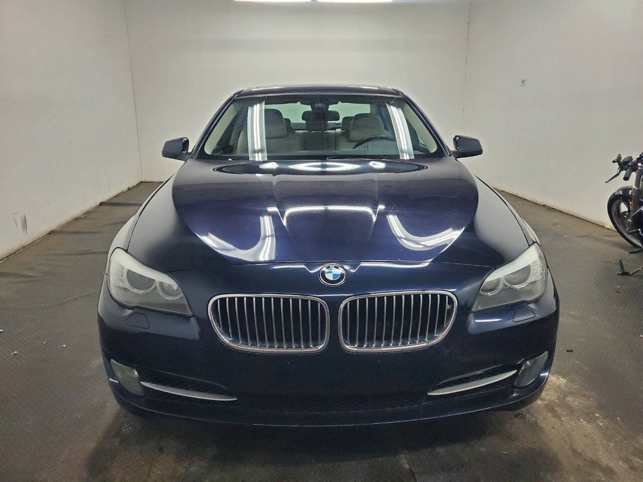 Used 2013 BMW 535i xDrive Sedan AWD/4WD image 2