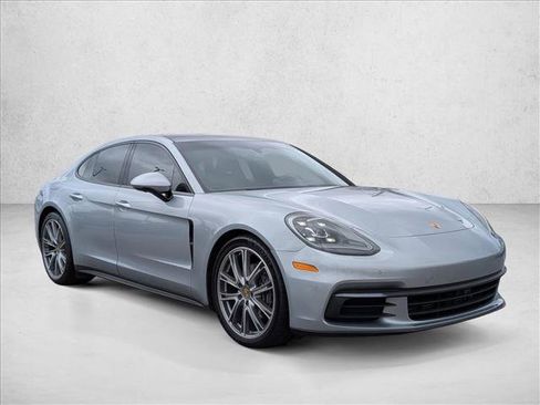Used 2018 Porsche Panamera image 3