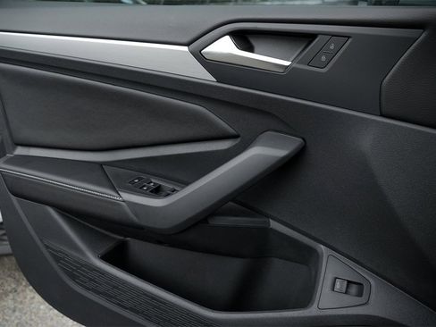 New 2026 Volkswagen Atlas SE image 37