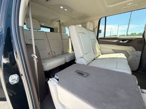 Used 2024 GMC Yukon XL Denali RWD image 35