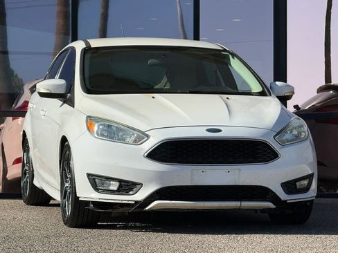 Used 2015 Ford Focus SE w/ SE Sport Package FWD image 18