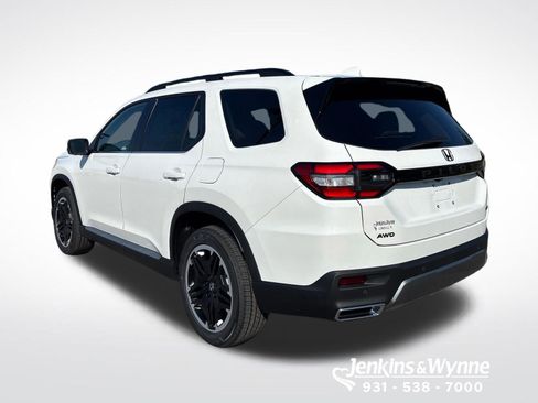 New 2026 Honda Pilot Touring image 2