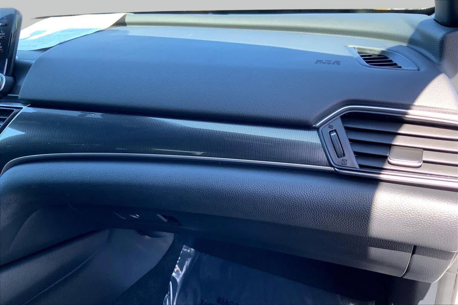Used 2018 Honda Accord Sport image 18