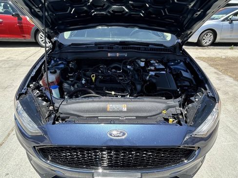 Used 2019 Ford Fusion SE FWD image 11