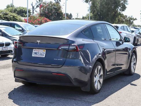 Used 2021 Tesla Model Y Long Range image 4