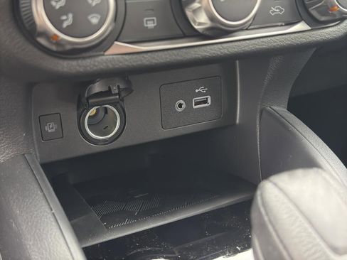 New 2025 Nissan Versa SV image 26