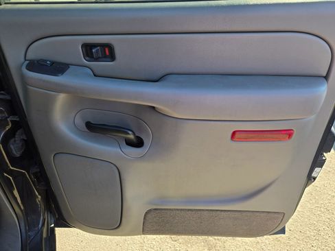 Used 2005 Chevrolet Avalanche LT w/ Preferred Equipment Group image 17