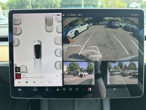 Used 2021 Tesla Model Y Long Range AWD/4WD image 28