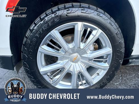 Used 2022 Chevrolet Suburban High Country w/ Premium Package AWD/4WD image 12