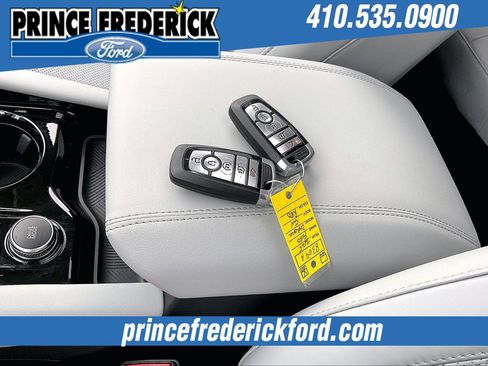 Used 2025 Ford Explorer Platinum w/ Ultimate Package image 10