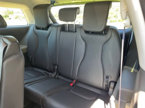 New 2026 Kia Carnival FWD image 13