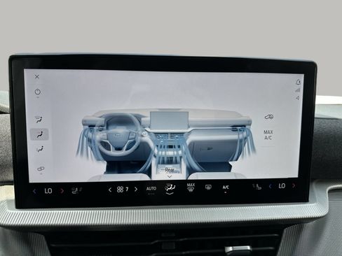Used 2025 Ford Explorer ST-Line RWD image 16