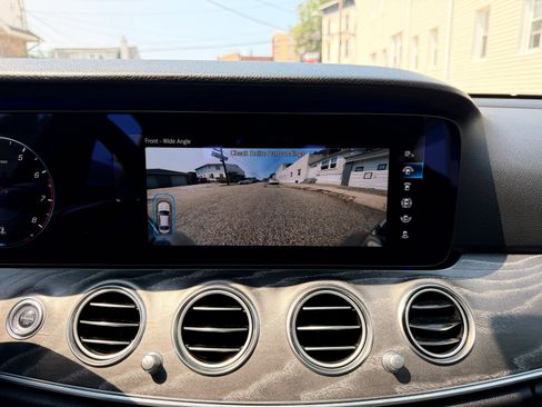 Used 2021 Mercedes-Benz E 350 4MATIC Sedan image 33