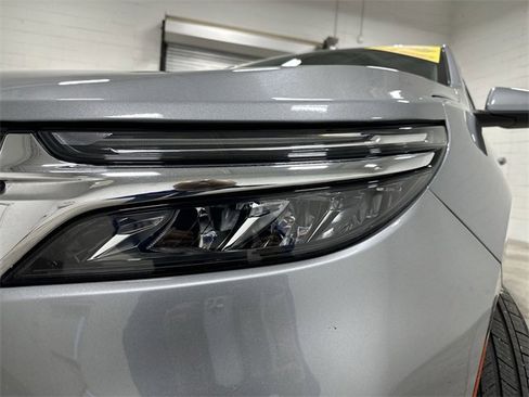 Used 2024 Chevrolet Equinox LT image 11