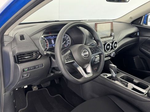 Used 2025 Nissan Sentra SV FWD image 13