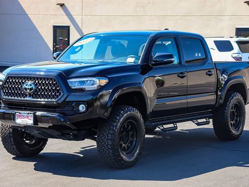 Used 2022 Toyota Tacoma Limited w/ Nightshade Package AWD/4WD image 3