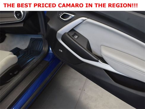 Used 2022 Chevrolet Camaro LT w/ Technology Package image 18
