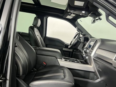 Used 2021 Ford F450 Platinum w/ FX4 Off-Road Package image 32