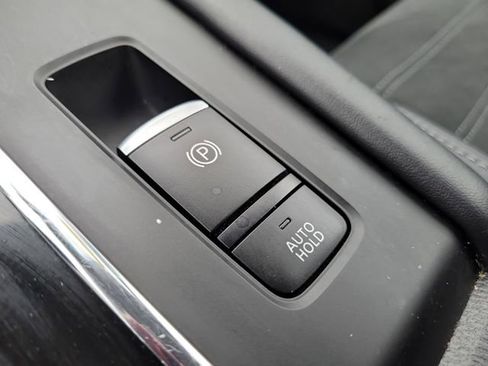 Used 2024 Mitsubishi Outlander SE image 33