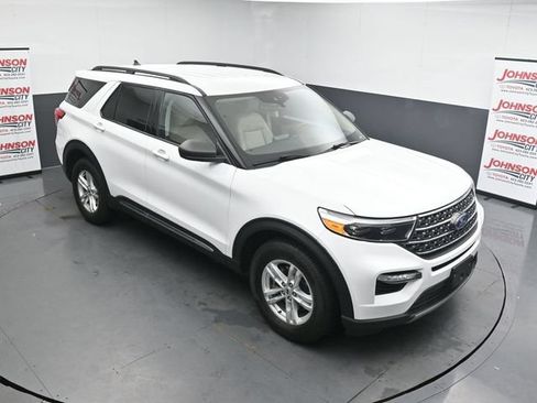 Certified 2024 Ford Explorer XLT w/ Equipment Group 202A AWD/4WD image 21