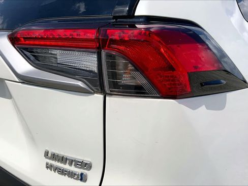 Used 2022 Toyota RAV4 Limited AWD/4WD image 30