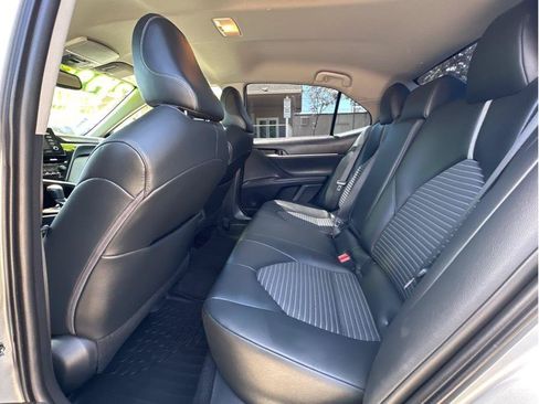 Used 2021 Toyota Camry SE w/ Convenience Package FWD image 13