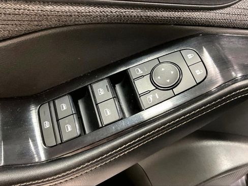 Used 2023 Nissan Rogue SV FWD image 39