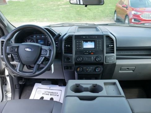 Used 2022 Ford F250 XL w/ Power Equipment Group RWD image 3