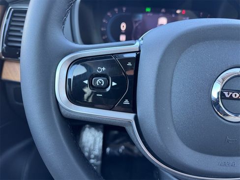 Certified 2023 Volvo XC90 B6 Plus image 12