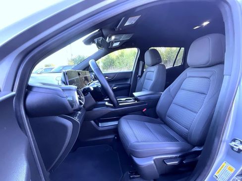 Used 2025 Chevrolet Equinox LT AWD/4WD image 10