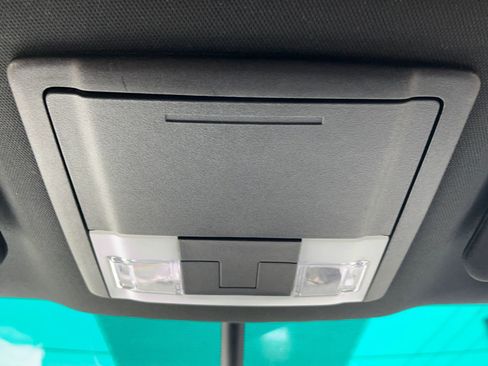 Used 2016 Ford Explorer XLT w/ Equipment Group 202A image 34