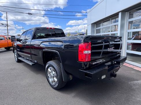 Used 2019 GMC Sierra 3500 Denali w/ Duramax Plus Package AWD/4WD image 3