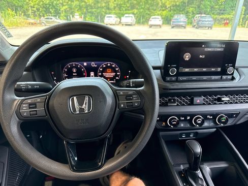 Used 2025 Honda Accord SE image 14